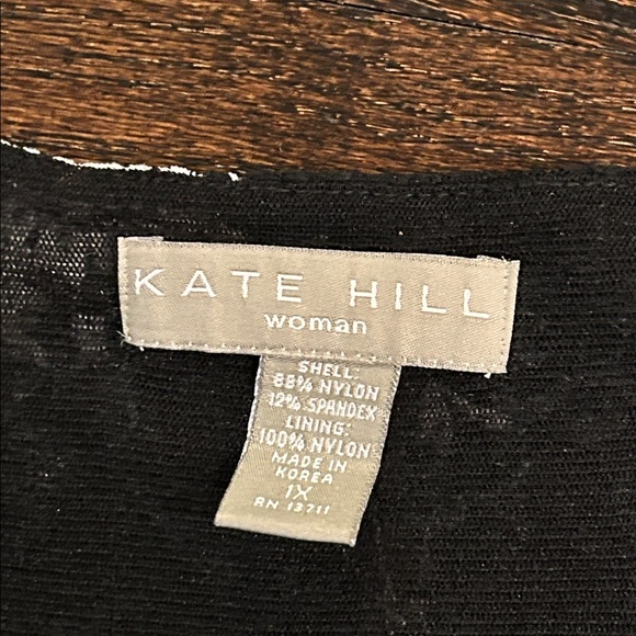 Kate Hill Women’s Black and White Floral Short Sleeve Blouse Size 1X - Picture 2 of 5